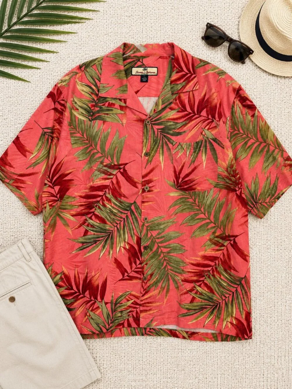 Tommy Bahama Silk Hawaiian Camp Shirt Men's Large Pink Tropical Print 100% Silk
